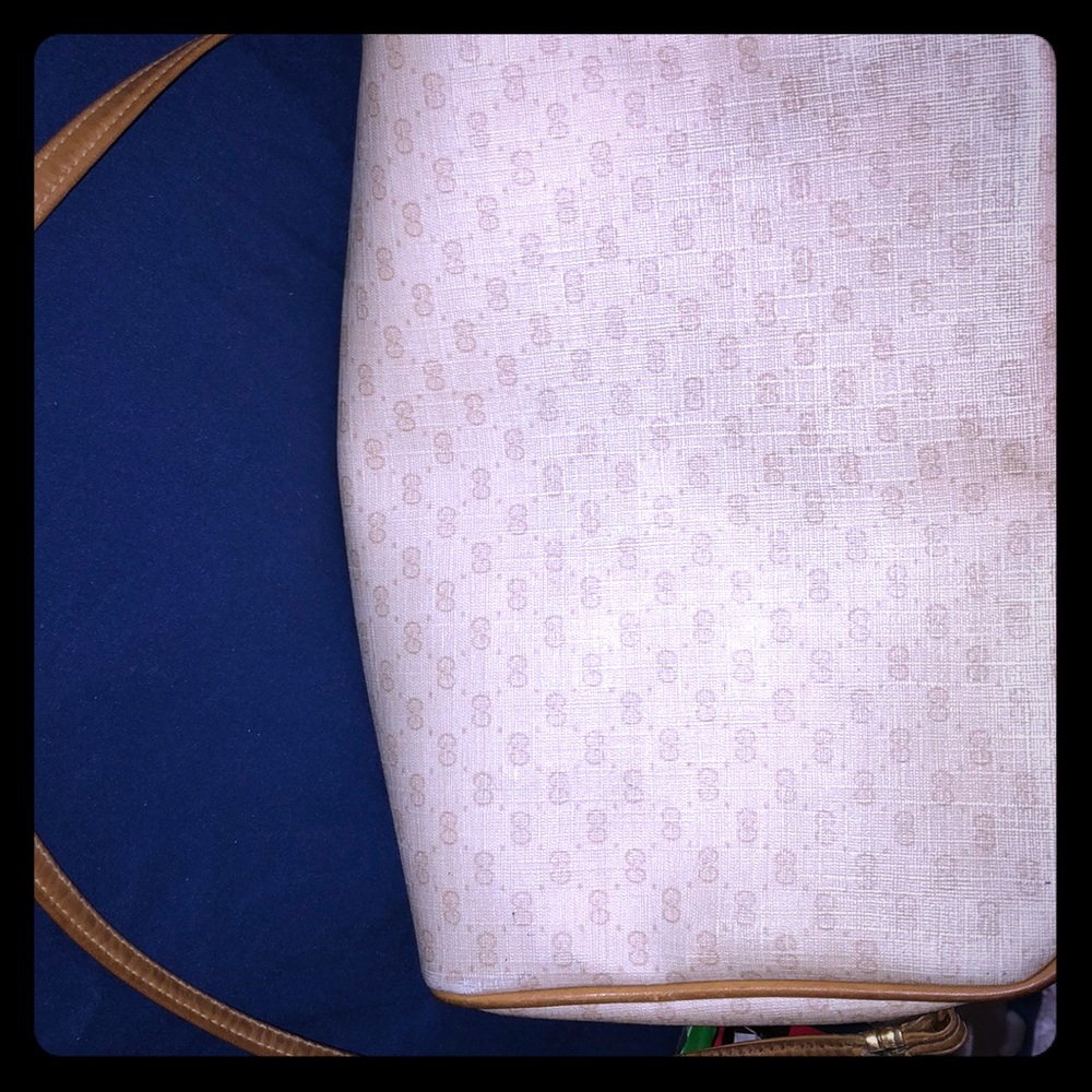 VINTAGE GUCCI PURSE CREAM AND TAN